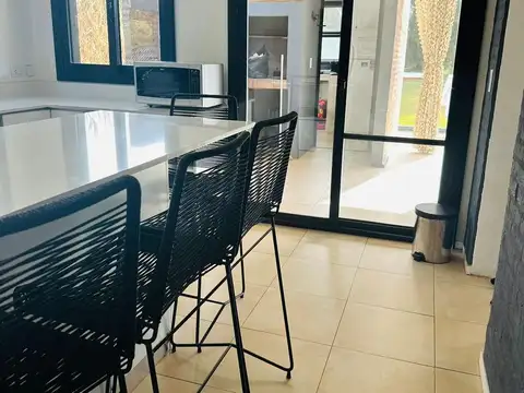 Casa en Alquiler Temporal en Talar Del Lago II, USD 2.700