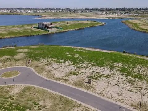 Lote a La Laguna - Barrio Amarras - Puertos del Lago