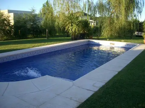 Casa en Alquiler en Francisco Alvarez, USD 1.300
