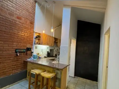 Casa 6 ambientes con 2 baños