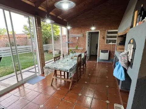 VENTA BARRIO LOS EUCALIPTOS 3 DORMITORIOS
