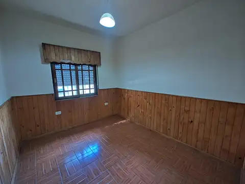 Casa en Alquiler con 1 cochera