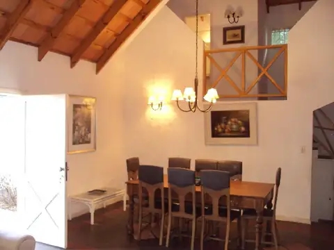 Casa 4 ambientes con 3 baños