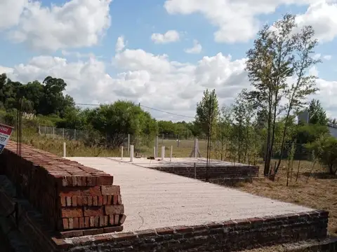 Terreno Lagos del Leyes(platea ,luz y agua)