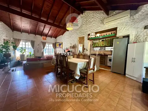 Quinta en Venta en Barrio el Cazador, USD 215.000