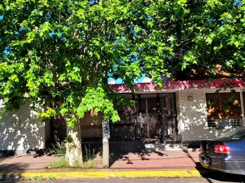 Casa en Alquiler en Ramos Mejía Sur, USD 5.000