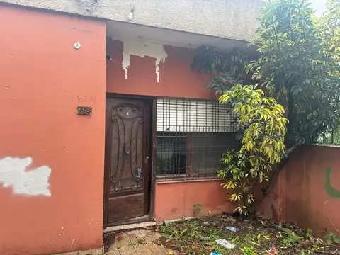 Casa 3 ambientes con 1 baño