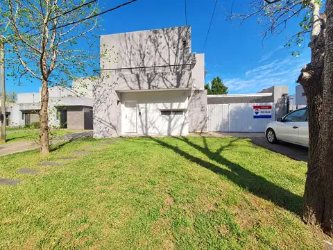 CASA EN VENTA 2 DORMITORIOS ALDEA FISHERTON