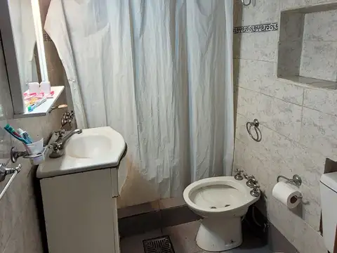 Depto Tipo Casa en Venta en Los Hornos, USD 30.000