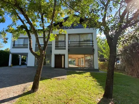 Casa en Venta de 5 dormitorios