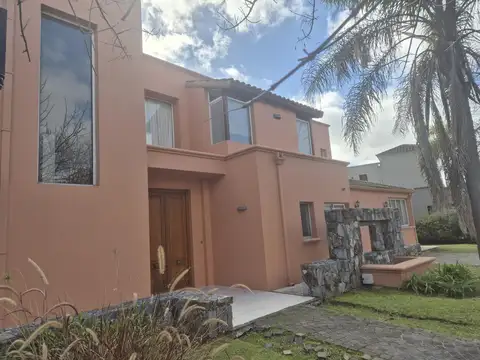 Casa en Venta en Santa Barbara, USD 650.000