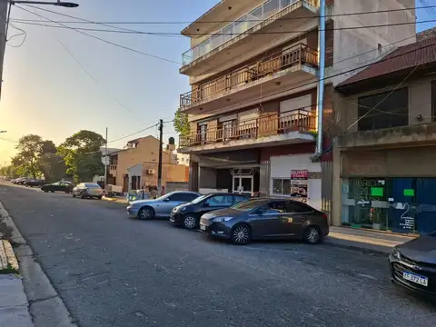 Importante Salon ! Santa Teresita Centro