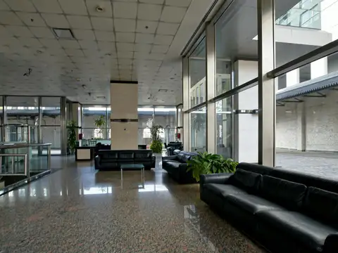 Oficina en Alquiler con 200 cocheras