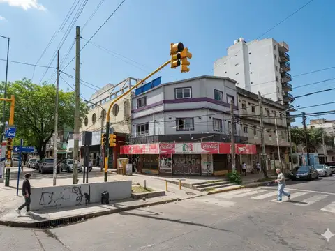 OFICINAS EN ESQUINA ESTRATÉGICA DE SAN JUSTO CENTRO EN VENTA | 190 m²