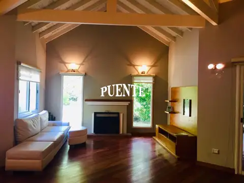 Casa en Venta con 2 cocheras