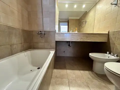 Departamento en Alquiler con 1 cocheras