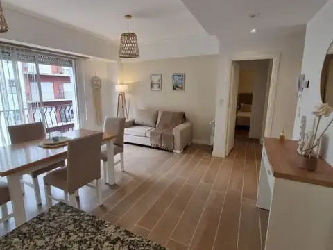 Departamento en venta 3 ambientes al frente con balcón - Plaza Colón