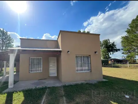 MTG. Venta de Casa de 3 ambientes en Parque Sakura 3, Exaltacion de la Cruz