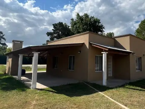 Casa en Venta 3 ambientes con pileta Parque Sakura Exaltacion de la cruz