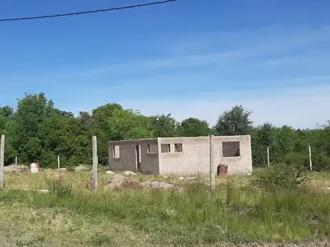 VENTA TERRENO + CASA A TERMINAR EN ESTANCIA GRANDE
