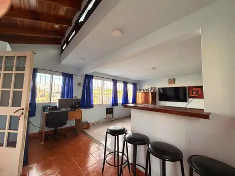 Depto Tipo Casa en Venta en Villa Dominico, USD 105.000