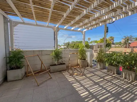 Depto Tipo Casa en Venta con 2 cocheras