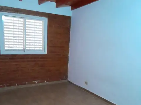 Departamento en Alquiler en Villa Mercedes, $ 300.000