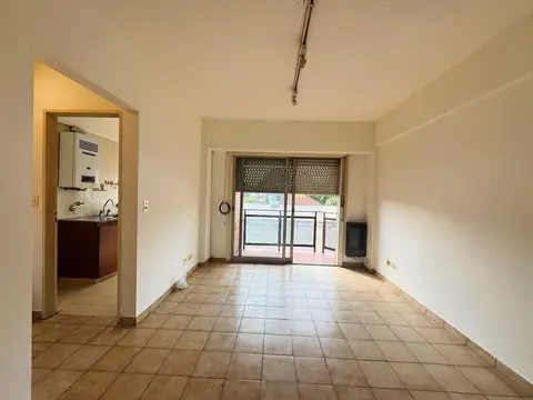 Departamento con cochera en alquiler