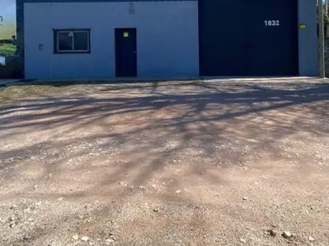 GALPÓN EN ALQUILER SOBRE COLECTORA AO12 ROLDÁN
