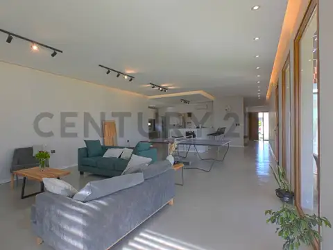 Casa en Venta en Loma Verde, USD 249.000