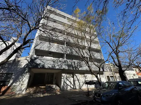 Calle 36 entre 6 y 7  570 5C