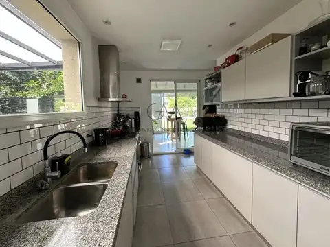 Av. Jorge Newbery 5005, B7600 Buenos Aires, Provincia de Buenos Aires, Argentina, Mar Del Plata, Buenos Aires, Argentina.