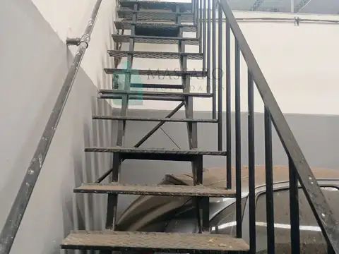 Galpon en Venta 10  mts Frente