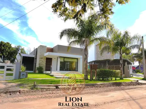 Casa en Venta con 1 cochera