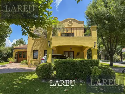 Casa en Venta con 2 cocheras