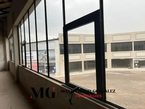 Oficina en Alquiler con 1 cochera