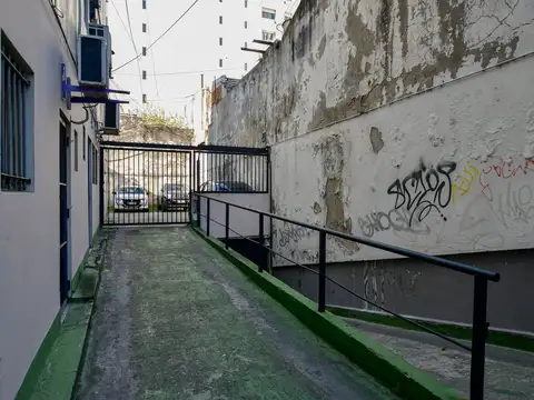 UF de 6 cocheras alquiladas y terraza