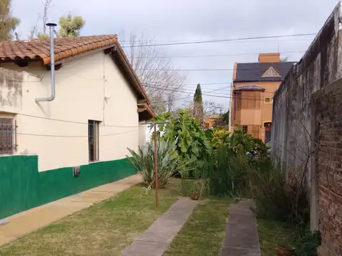Casa 4 ambientes con 1 baño