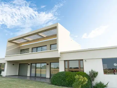 Casa en Venta en Estancia Benquerencia Farm Club, USD 450.000
