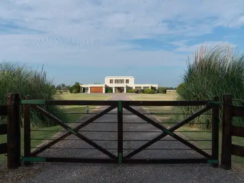 CASA en venta BENQUERENCIA FARM CLUB