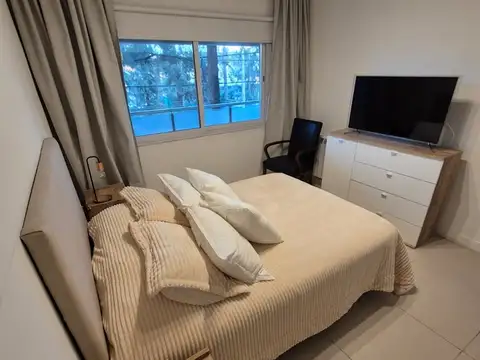 Departamento en Alquiler en Boulevard Del Sol, USD 1.000