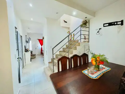 Depto Tipo Casa 5 ambientes con 2 baños