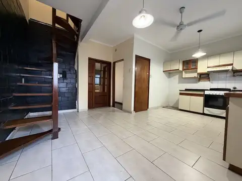 Casa en Alquiler con 1 cochera