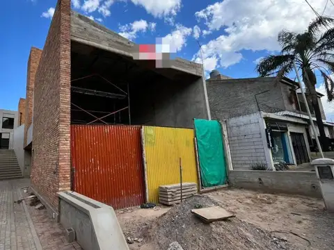 VENDE LOCAL COMERCIAL BARRIO PARQUE CAPITAL