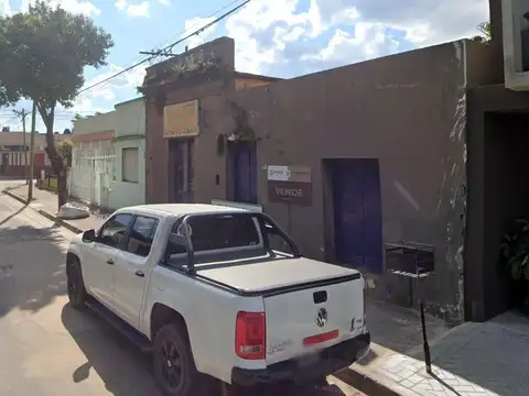 Casa en calle RIVADAVIA