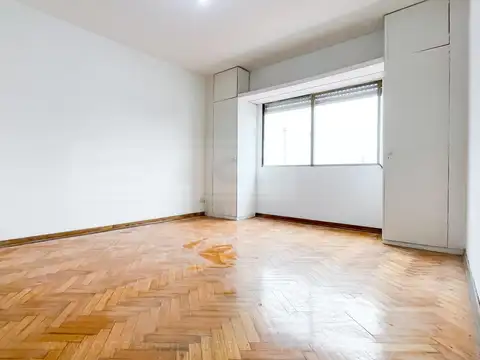 Ituzaingo al 100, entre Rivadavia y cosme beccar