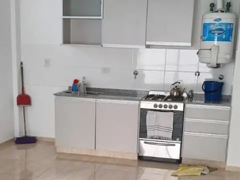 2 Ambientes en Semipiso con Balcon