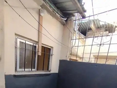 Depto Tipo Casa 2 ambientes con 1 baño