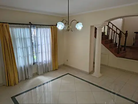 Alquiler Casa 5 ambientes c/cochera Berazategui
