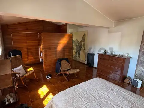 HERMOSA CASA EN CERRO DE LAS ROSAS 4 DORM/PILETA